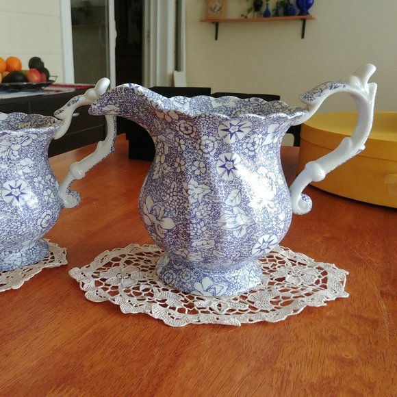 Set of 2 Jar Blue White victorian Floral Ceramic Pitchers 5.5 and 7 inch Ruffled - Picture 6 of 8